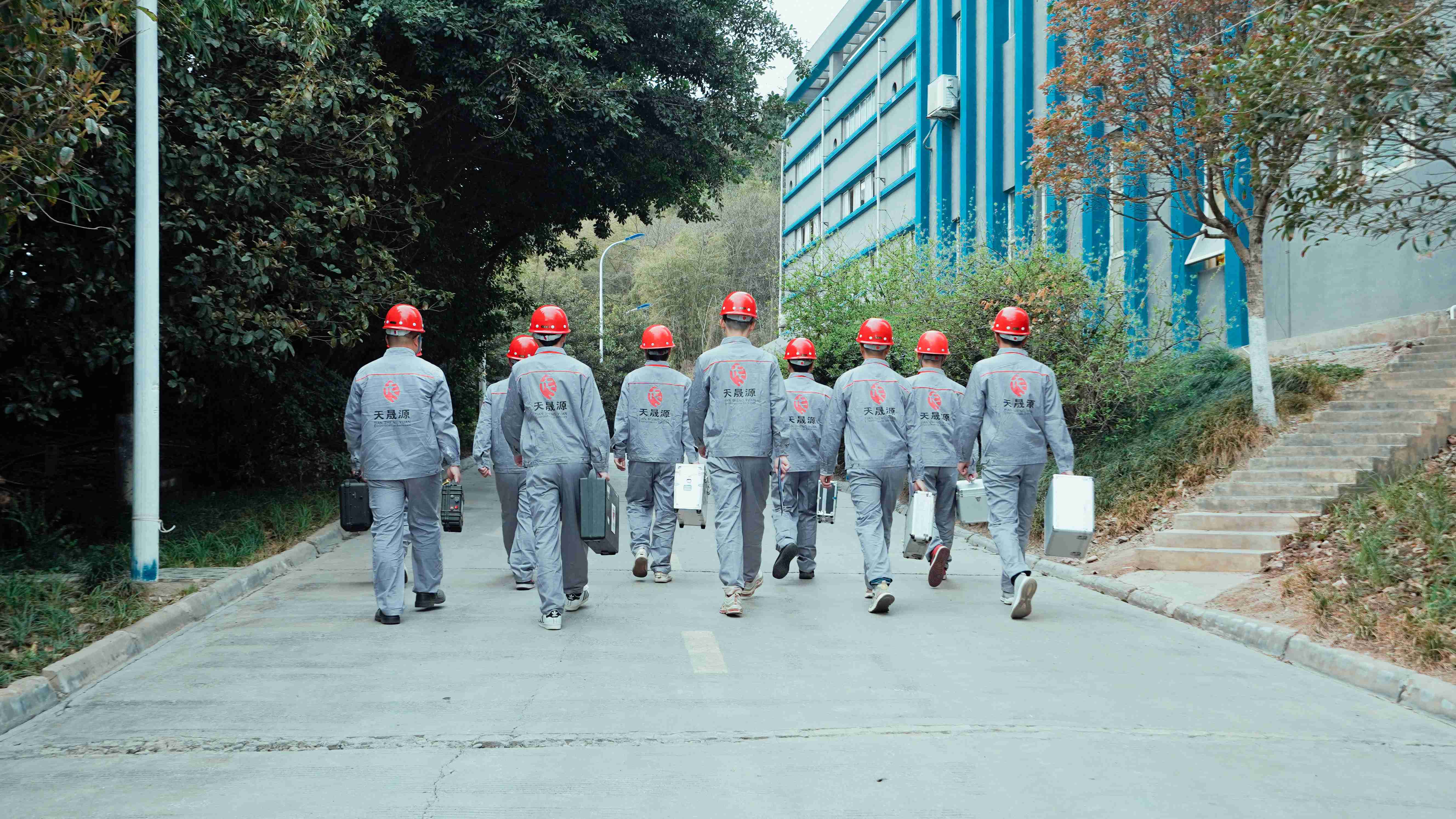 奮戰(zhàn)五一︱青年力量樹榜樣，敢為先鋒立模范